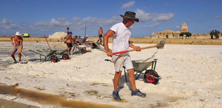 Gli addetti alla salicoltura: ruoli e gerarchia delle Saline